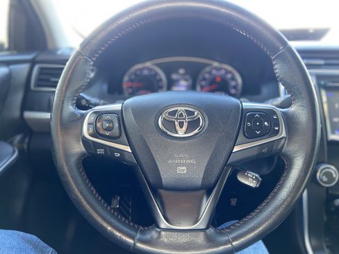 Used 2017 Toyota Camry SE image 25