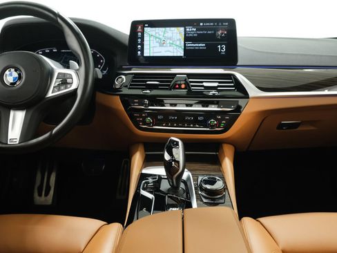 Used 2023 BMW M550i xDrive w/ Executive Package AWD/4WD image 9