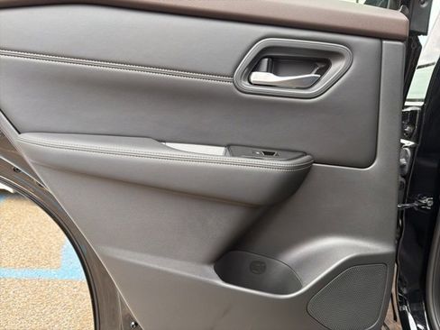 Certified 2023 Nissan Rogue SL w/ SL Premium Package image 11