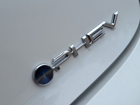 New 2026 Toyota Prius Plug-In Hybrid image 12