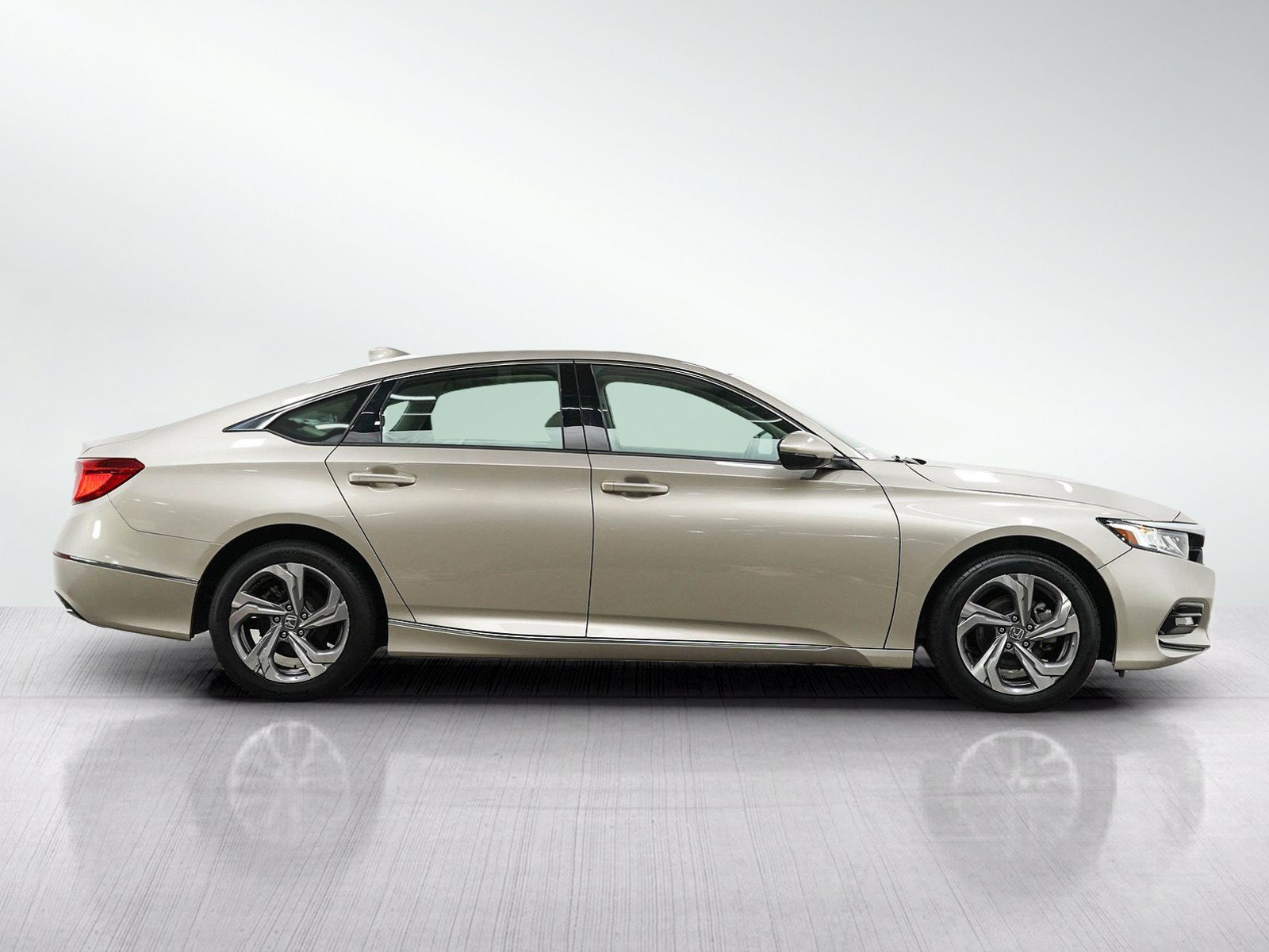 Used 2018 Honda Accord EX-L image 7