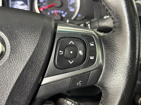 Used 2016 Toyota Camry SE w/ Moonroof Package image 26