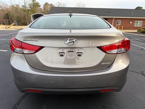 Used 2012 Hyundai Elantra Limited image 6