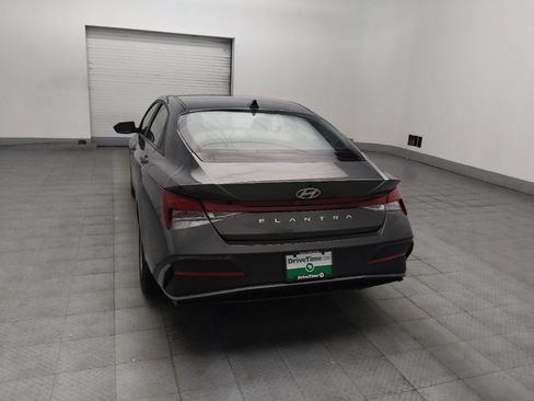Used 2025 Hyundai Elantra SE FWD image 6