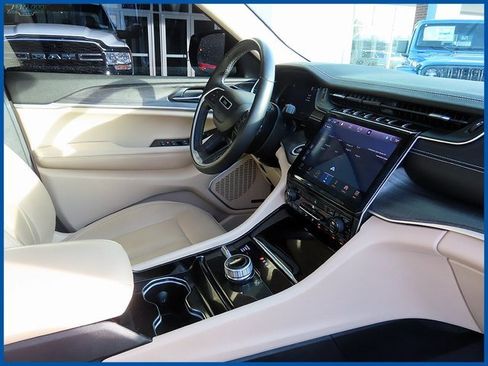 Certified 2021 Jeep Grand Cherokee L Limited w/ Trailer Tow Group (B) image 7