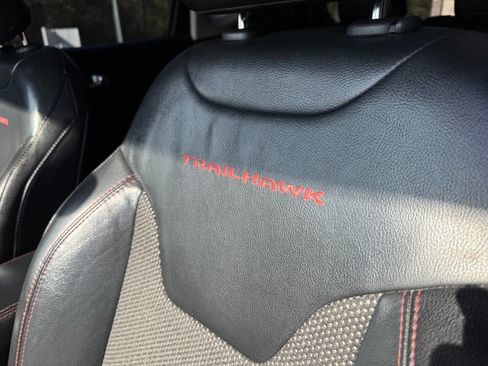 Used 2019 Jeep Compass Trailhawk w/ Cold Weather Group image 42