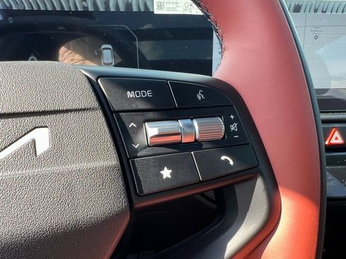 Used 2026 Kia Sportage SX image 18