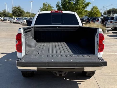 Used 2014 Toyota Tundra SR5 w/ SR5 Upgrade Package RWD image 30