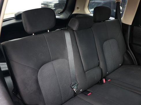 Used 2011 Mitsubishi Endeavor LS AWD/4WD image 14