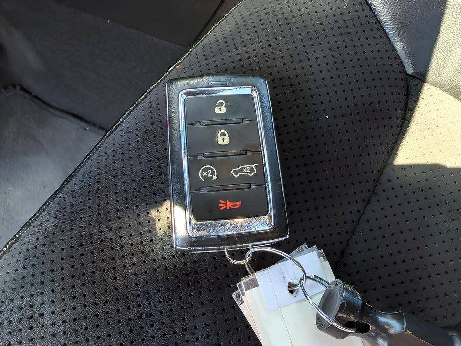 Used 2023 Jeep Grand Cherokee Altitude RWD image 30