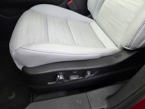 Used 2025 Cadillac XT4 Sport image 14