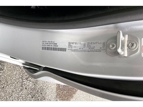 Used 2026 Chrysler Pacifica Premium FWD image 39