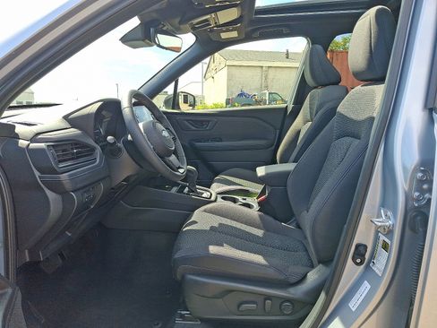 Used 2025 Subaru Forester Premium w/ Convenience Package #1 image 13