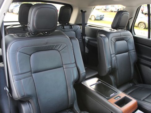 Used 2020 Lincoln Aviator Reserve w/ Equipment Group 201A RWD image 26