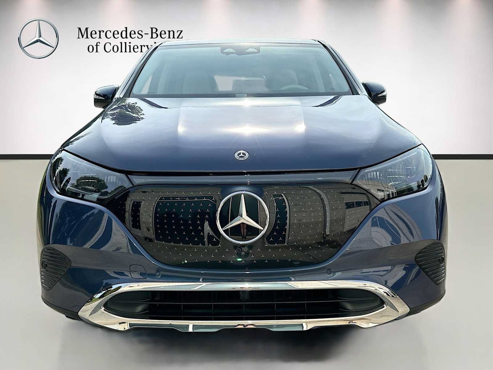 Used 2023 Mercedes-Benz EQE 350+ SUV image 2