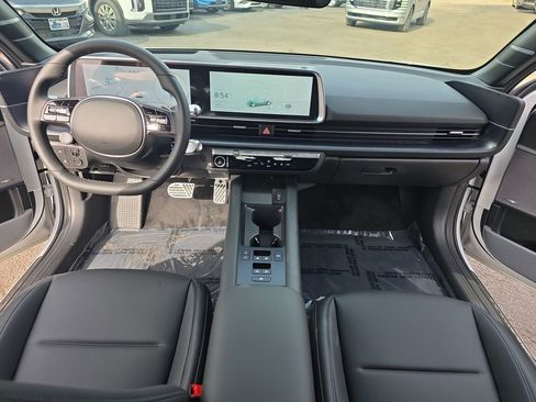 New 2025 Hyundai Ioniq 6 Limited image 17