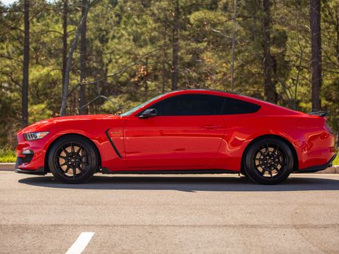 Used 2017 Ford Mustang Shelby GT350 w/ Electronics Package RWD image 6