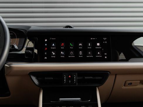 Certified 2025 Porsche Cayenne S AWD/4WD image 22