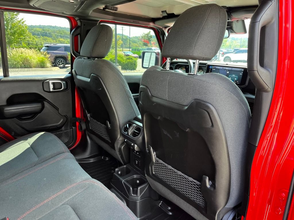 Used 2025 Jeep Wrangler Unlimited Rubicon AWD/4WD image 23