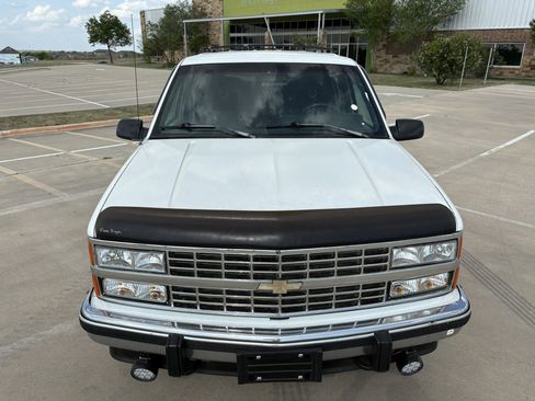 Used 1993 Chevrolet Suburban 2WD image 9