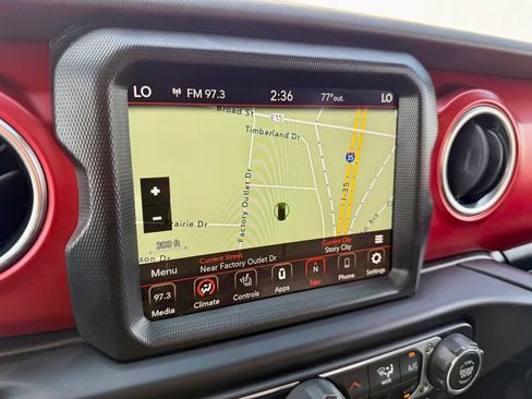 Used 2023 Jeep Wrangler Unlimited Rubicon w/ Dual Top Group AWD/4WD image 31
