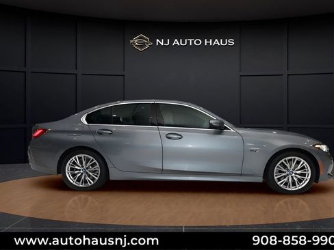 Used 2023 BMW 330e xDrive w/ Premium Package AWD/4WD image 9
