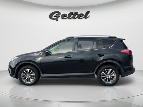 Used 2017 Toyota RAV4 XLE AWD/4WD image 8