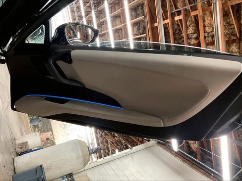 Used 2019 BMW i8 image 24