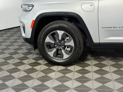 Used 2023 Jeep Grand Cherokee 4WD 4xe image 10