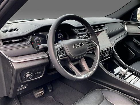 Used 2023 Jeep Grand Cherokee Overland w/ MOPAR Finishing Package image 7