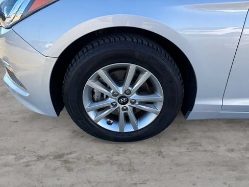Used 2015 Hyundai Sonata SE w/ Option Group 09 FWD image 43