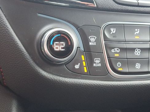 Certified 2023 Chevrolet Equinox RS FWD image 19