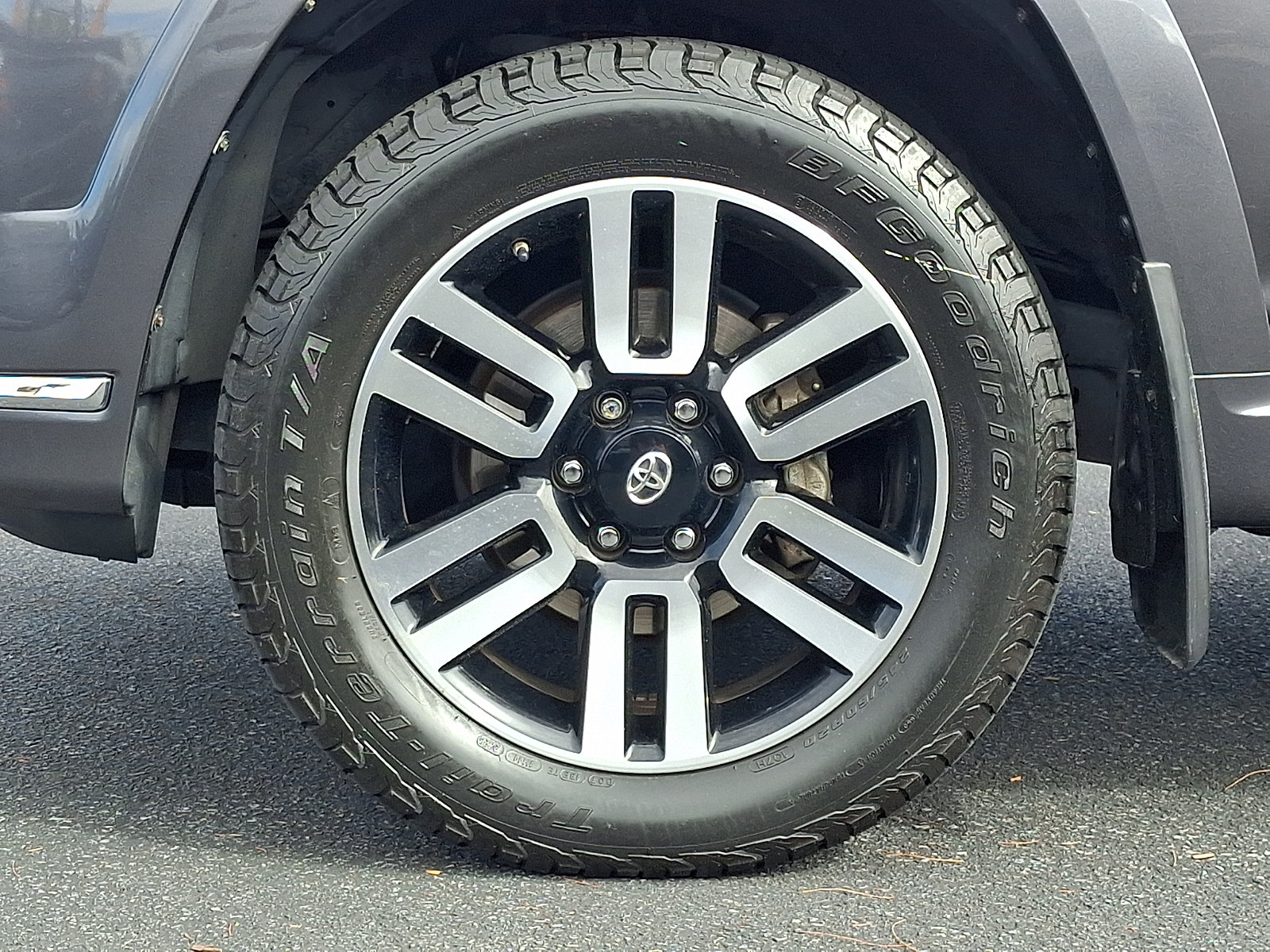 Used 2018 Toyota 4Runner Limited AWD/4WD image 8