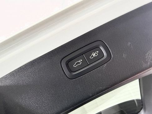 Used 2019 Volvo XC90 T5 Momentum AWD/4WD image 14