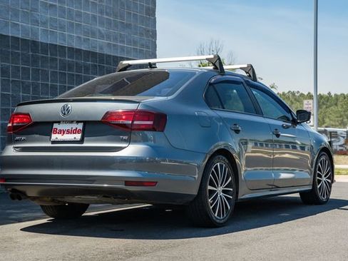 Used 2017 Volkswagen Jetta Sport FWD image 6