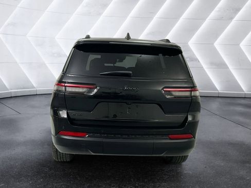 Used 2024 Jeep Grand Cherokee L Altitude image 5