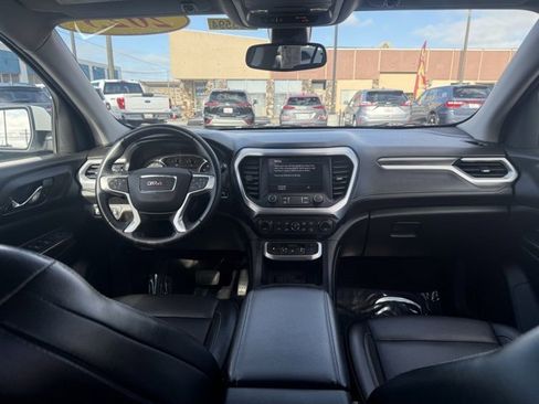 Used 2023 GMC Acadia SLT image 16