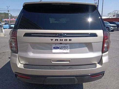Used 2024 Chevrolet Tahoe Z71 w/ Luxury Package AWD/4WD image 4
