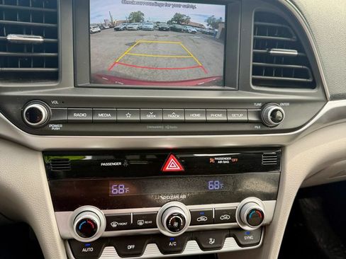 Used 2020 Hyundai Elantra SEL FWD image 29