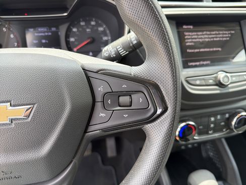 Used 2023 Chevrolet TrailBlazer LT FWD image 24