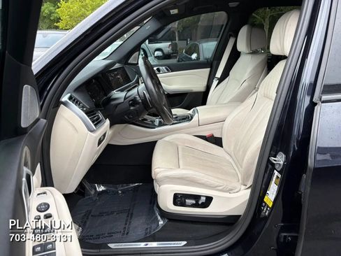 Used 2019 BMW X5 xDrive50i w/ M Sport Package AWD/4WD image 14