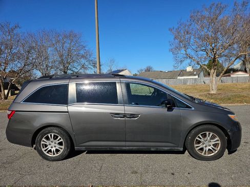Used 2011 Honda Odyssey EX image 7