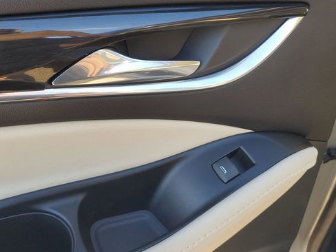 Used 2023 Buick Enclave Essence image 47