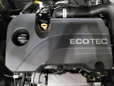 Used 2019 Chevrolet Equinox LS image 30