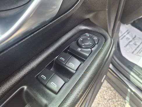 Used 2023 GMC Terrain SLT w/ Infotainment Package II FWD image 14