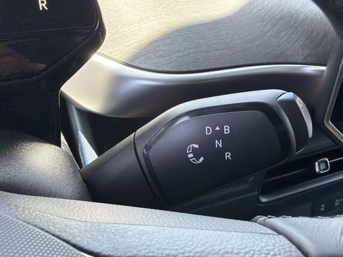 Certified 2025 Volkswagen ID. Buzz Pro S RWD image 19
