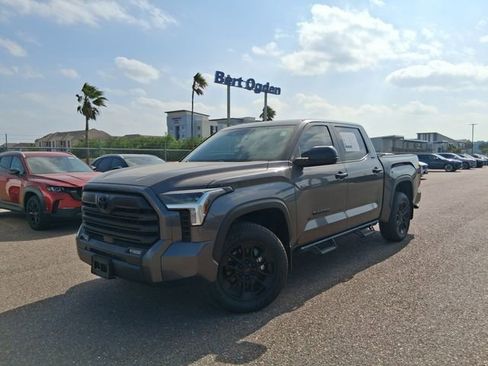 Used 2025 Toyota Tundra SR5 AWD/4WD image 1