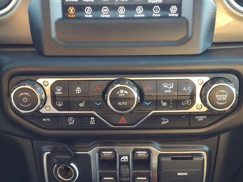 Used 2019 Jeep Wrangler Unlimited Rubicon w/ Cold Weather Group image 21