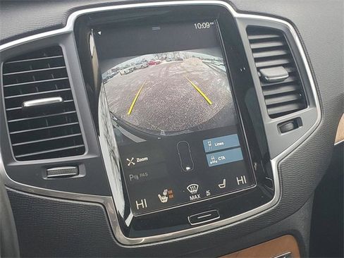 Used 2021 Volvo XC90 T6 Momentum w/ Climate Package image 23