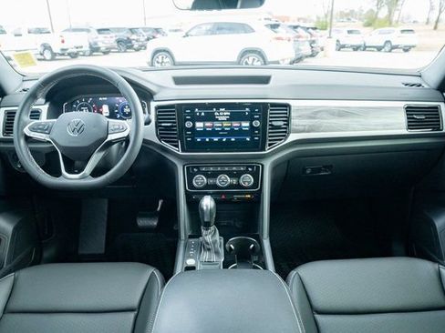 Used 2023 Volkswagen Atlas Cross Sport SE image 29